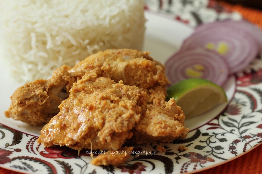 Three years, Motherhood & a Comeback: My ma’s Chicken Paturi-Chicken steamed in Banana leaf